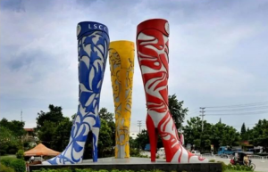 the capital of women's shoe making in China: Chengdu City